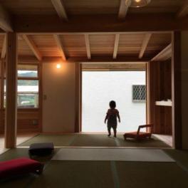 日本の暮らしに馴染む畳リビング